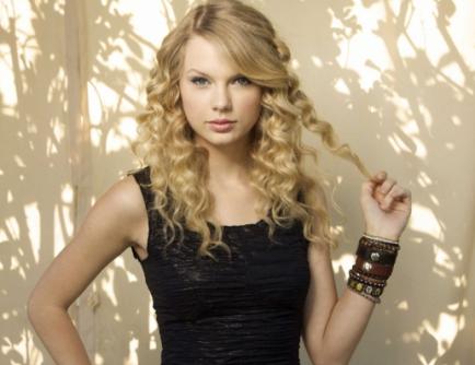 Η Taylor Swift είναι Extra Large!