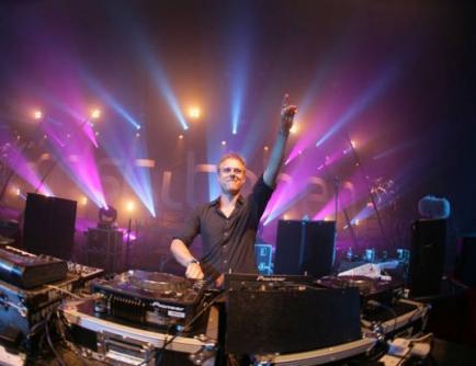 Ο καλύτερος Dj για το 2009 είναι…