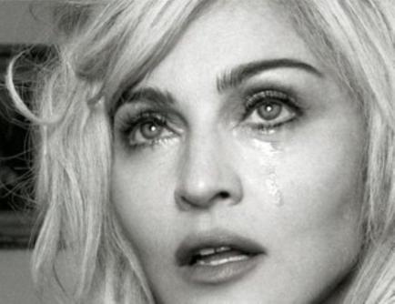 Η Madonna ξεσπάει σε κλάματα!