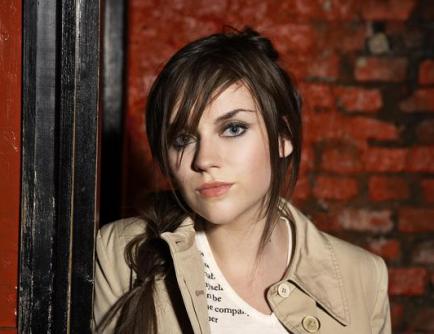Η Amy με νέο album!