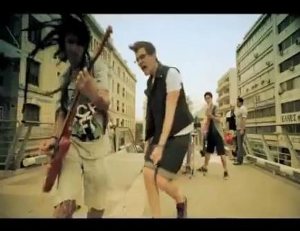 VIDEO: Pale Faces – Όλα Πετάνε