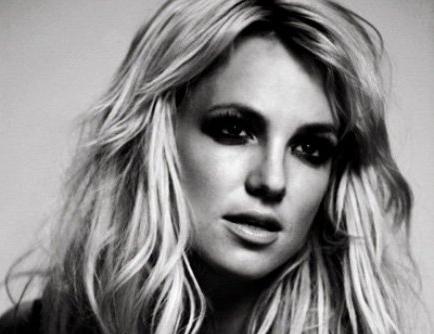 Μέσω Facebook οι Έλληνες fans ζητούν να έρθει η Britney στην Ελλάδα