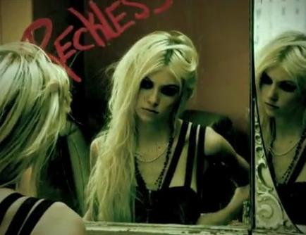 H Taylor Momsen από το ‘Gossip Girl’ ξεκινά τη μουσική της καριέρα