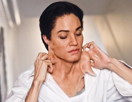 H μεταμόρφωση της Angelina Jolie σε άντρα