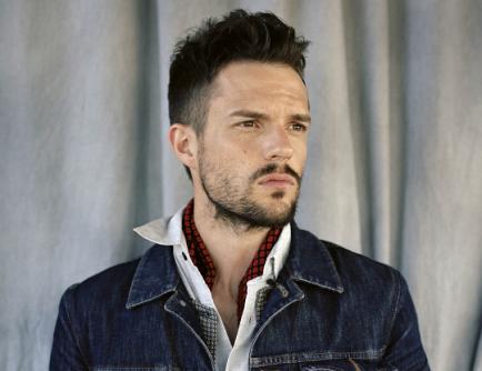 To πρώτο solo album του Brandon Flowers κατευθείαν στην κορυφή