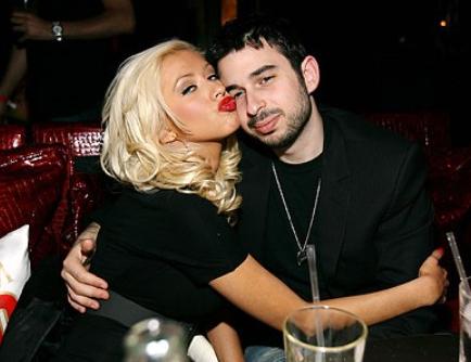 Η Christina Aguilera επιβεβαιώνει ότι χωρίζει