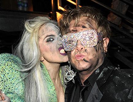 To νέο ντουέτο της Lady Gaga και του Elton John