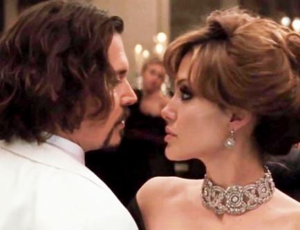 Johnny Depp: ζήτησε να κοπεί η ερωτική σκηνή του με την Angelina Jolie;