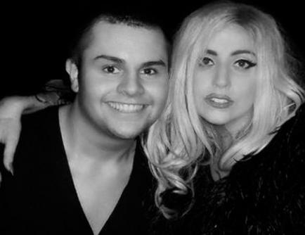 Τυχερός “superfan” της Gaga άκουσε πρώτος το “Born This Way”