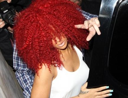 To afro μαλλί της Rihanna!