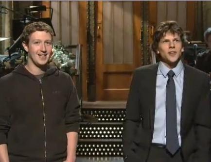 O Jesse Eisenberg συναντά τον πραγματικό Mark Zuckerberg!
