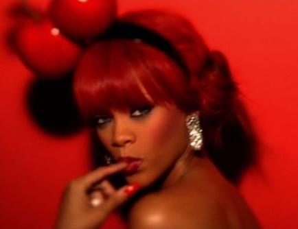 Σάλος με το S&M της Rihanna, λογοκρίθηκε μέχρι και ο τίτλος