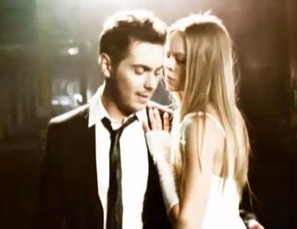 VIDEO: Μιχάλης Χατζηγιάννης – Μία Από Τα Ίδια