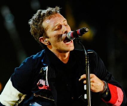Ο Chris Martin των Coldplay σε μυστικό Live στο Λονδίνο!