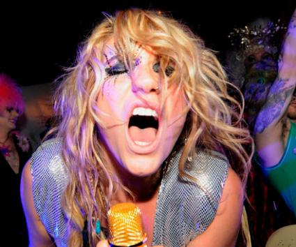 Η Ke$ha μας προετοιμάζει για το νέο της album