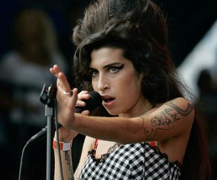 Πάλι σε κέντρο αποτοξίνωσης η Amy Winehouse
