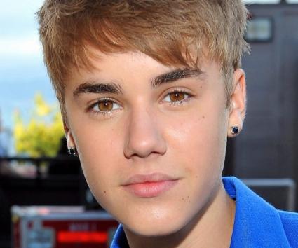 Ο Justin Bieber με… σκουλαρίκια!