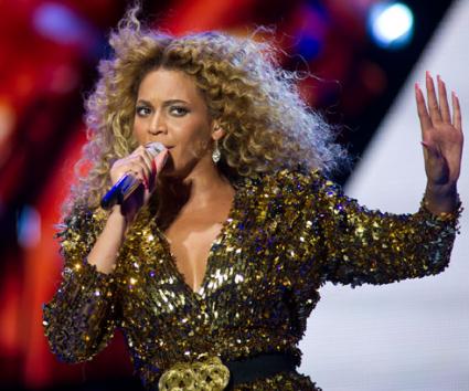 Στην κορυφή του UK chart η Beyonce με το “4”