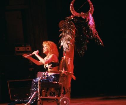 H Bette Midler κατηγόρησε την Lady Gaga πως την αντιγράφει