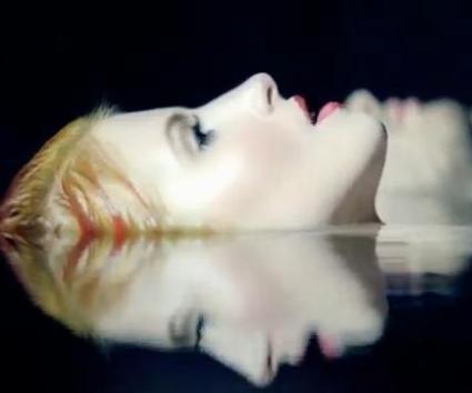 VIDEO: Paramore – Monster