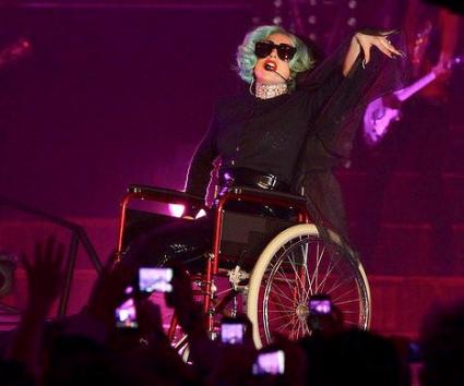 Lady Gaga προς Bette Midler: δεν είχα ιδέα!