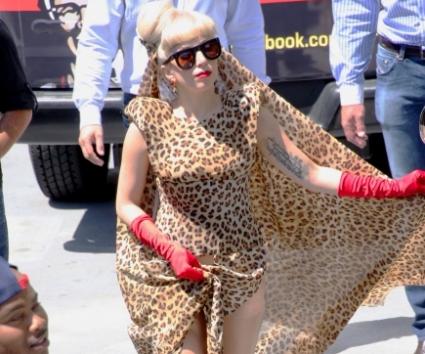 H Lady Gaga με animal print στο Los Angeles