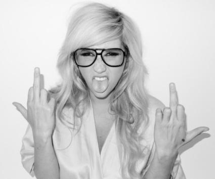 O Terry Richardson φωτογραφίζει την Kesha!