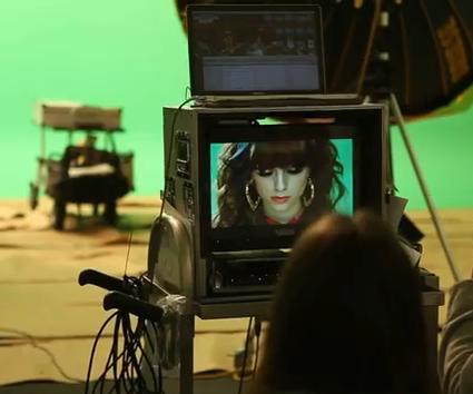 Behind the scenes με τη Cher Lloyd!