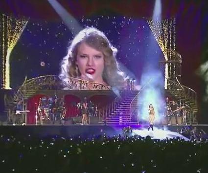 VIDEO: Taylor Swift – Sparks Fly