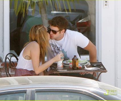 Miley Cyrus – Liam Hemsworth: σιγά τα μέλια!
