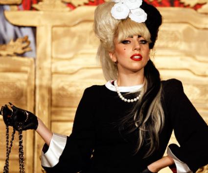 Lady Gaga: μηνύει εταιρεία καλλυντικών