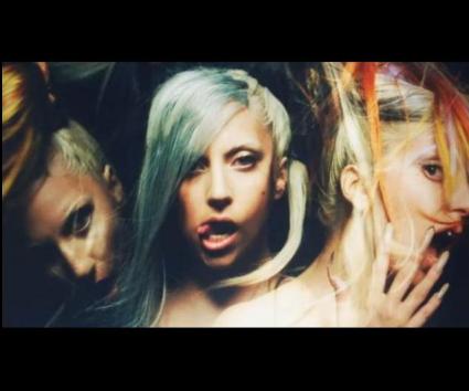 Τα τρία κεφάλια της Lady Gaga