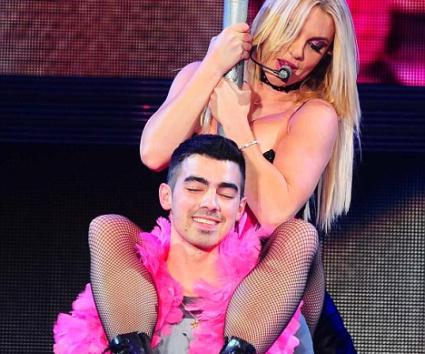 O sexy χορός της Britney Spears για τον Joe Jonas!