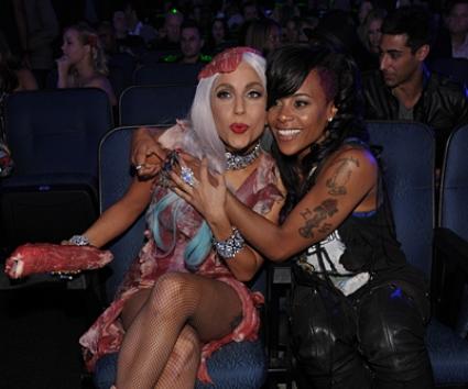 Η Lady Gaga διακόπτει τη συνεργασία της με την Laurieann Gibson