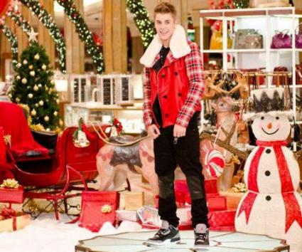 Sneak peek από το “All I Want For Christmas Is You”