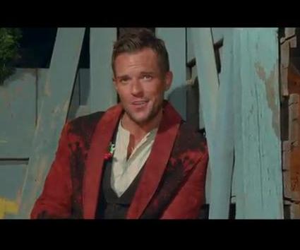VIDEO: The Killers – The Cowboys’ Christmas Ball