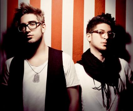 Οι Playmen διασκευάζουν το Pumped Up Kicks