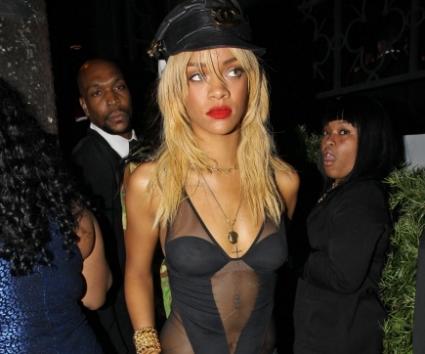 Rihanna: με νέο look