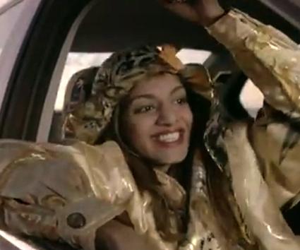 Behind the scenes υλικό από την M.I.A.