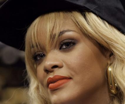 Rihanna: “Δεν προσπαθώ να προκαλώ”