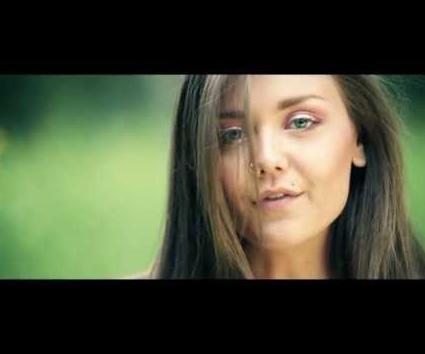 WATCH: Dimension-X feat Γιούλη Ασημακοπούλου – Να Μ’Αγαπάς