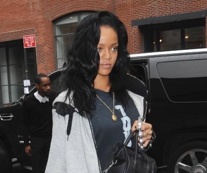 H Rihanna κυκλοφορεί Incognito στην Νέα Υόρκη