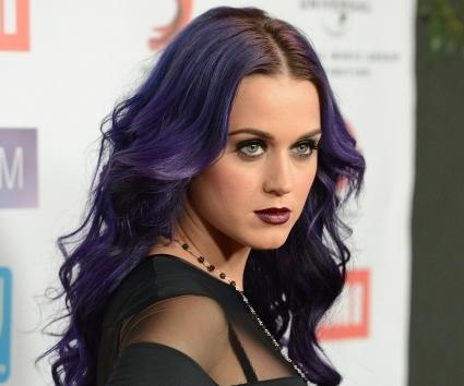 H Katy Perry σε goth version