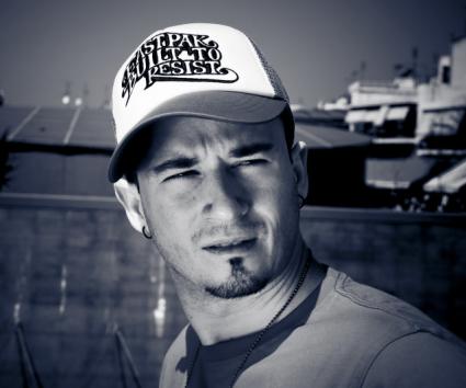 WATCH: Stereo Mike – Όπου με πάει η μουσική