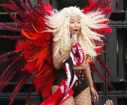 Ξεκίνησαν τα γυρίσματα για το Pound The Alarm της Nicki Minaj!