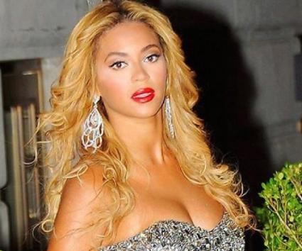 H Rihanna θαυμάζει τη Beyonce!