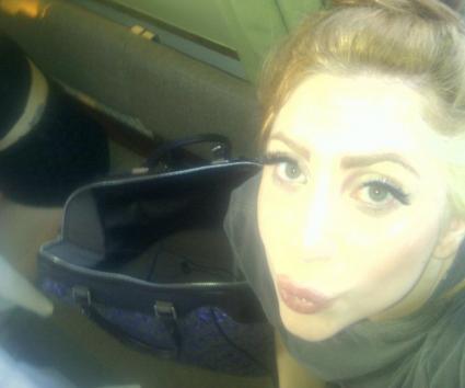 H Lady Gaga έγινε καστανή!