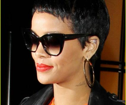 Νέο album και single για Rihanna