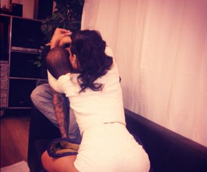 Rihanna – Chris Brown σε τρυφερή φωτογραφία