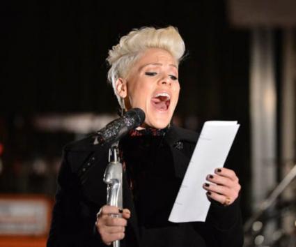 Η P!nk ερμηνεύει Alicia Keys!
